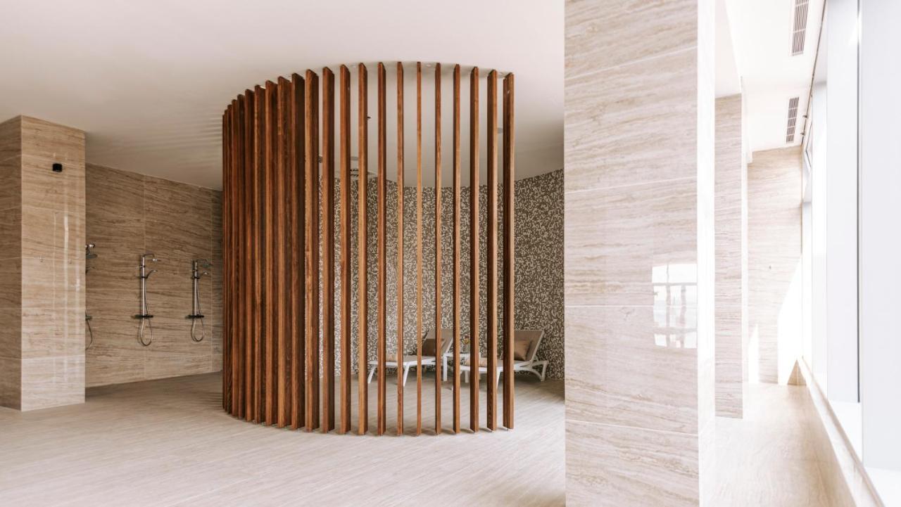 Hotel Miramare Crikvenica Exterior foto A shower enclosure
