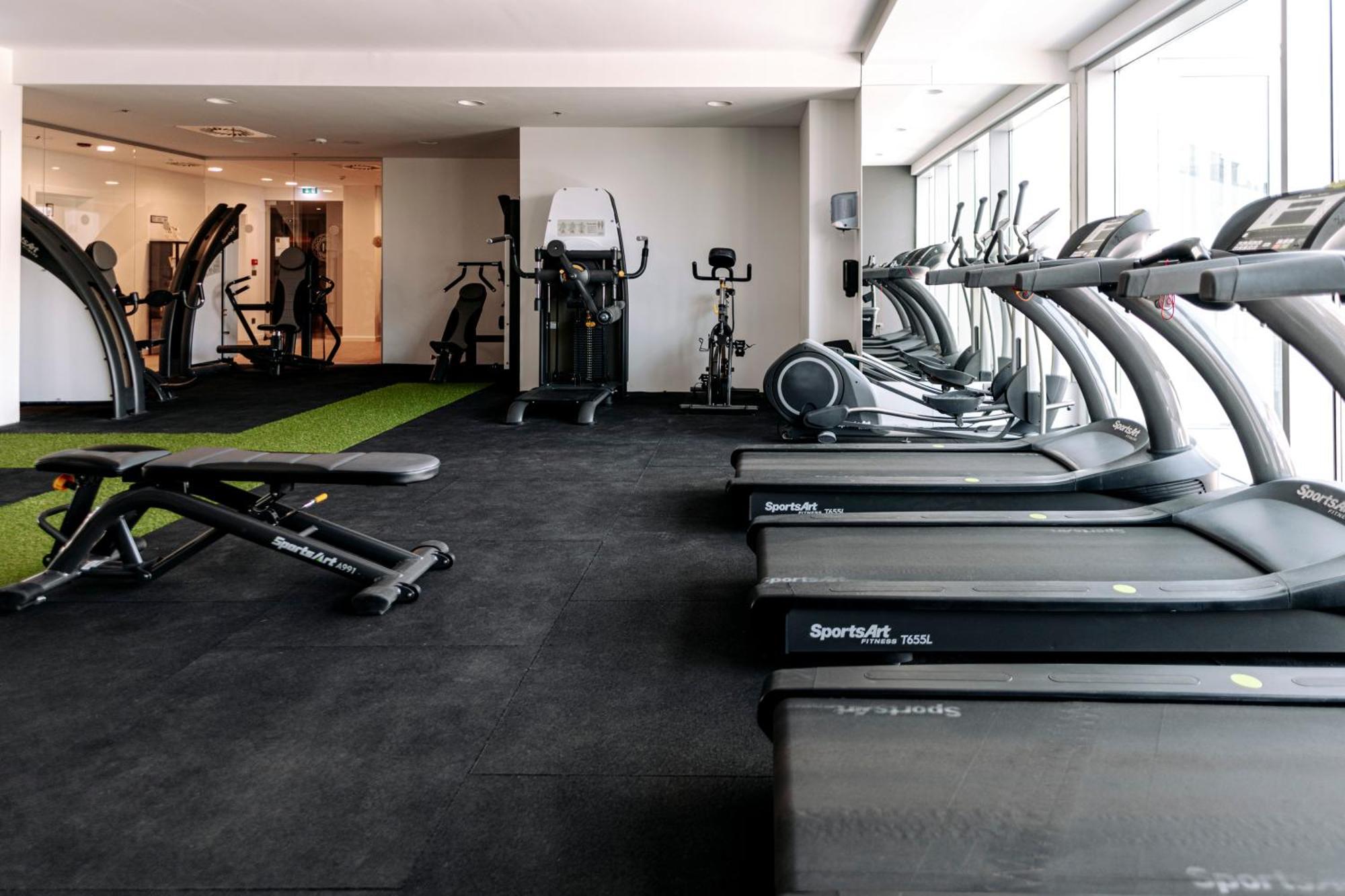 Hotel Miramare Crikvenica Exterior foto The gym at the 1000 Museum