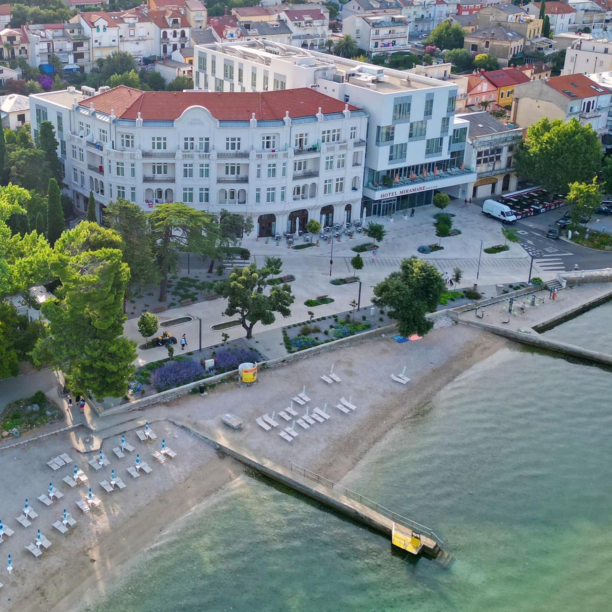 Hotel Miramare Crikvenica Exterior foto Aerial view of the hotel